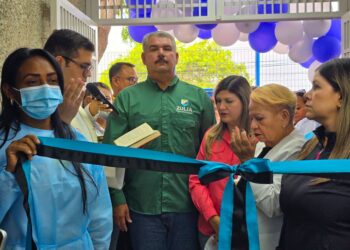 Plan Cayapa de la Salud en Maracaibo: Gobernador Luis Caldera entrega rehabilitada Clínica Popular Corito I