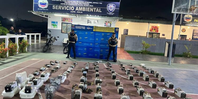 CPNB incauta 40 máquinas de Bitcoin en una vivienda en Maracaibo
