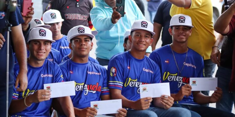 ‎Alcalde Di Martino entregó boletos a la Pequeña Liga Coquivacoa ¡Campeonato Latinoamericano Senior!