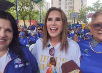 Alcaldía de Maracaibo homenajeo a 200 adultos mayores en la parroquia Raúl Leoni