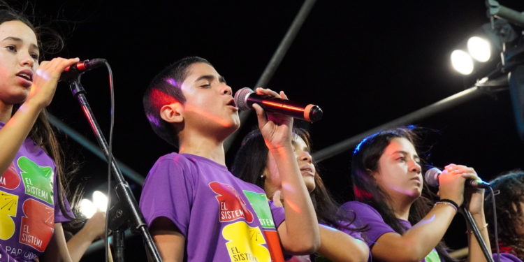 Furro, cuatro y tambora: La Rotaria y Gallo Verde buscan su pase a la final del Festival Nacional de Gaitas