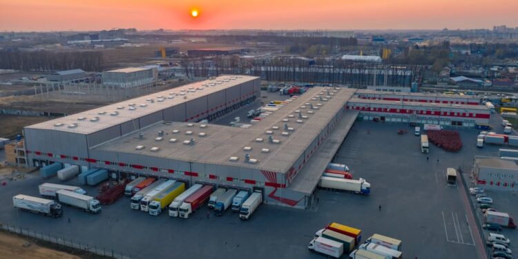 Comercio exterior: La Guaira y Puerto Cabello se transformarán en grandes centros de conexión logística internacional