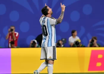 ¡Histórico! Messi iguala el récord de goles en los Mundiales y mete a Argentina en la gloria ante Argelia