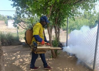 Alcaldía de Maracaibo realiza jornada de fumigación en tres parroquias del municipio