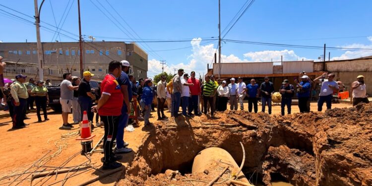 Gobernador Luis Caldera inspecciona construcción de colector en el municipio Cabimas