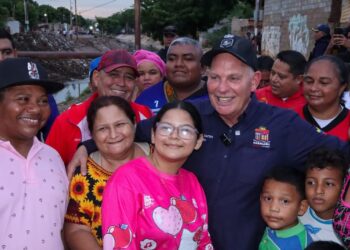 Alcalde Di Martino atiende necesidades del pueblo en barrio 23 de marzo ¡Parroquia Idelfonso Vásquez!