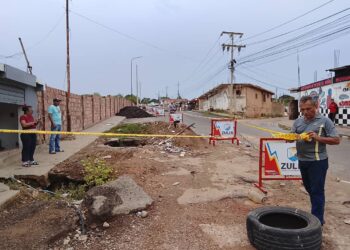 Gobernación del Zulia sustituye colectores y repara red de agua potable en Cañada Honda