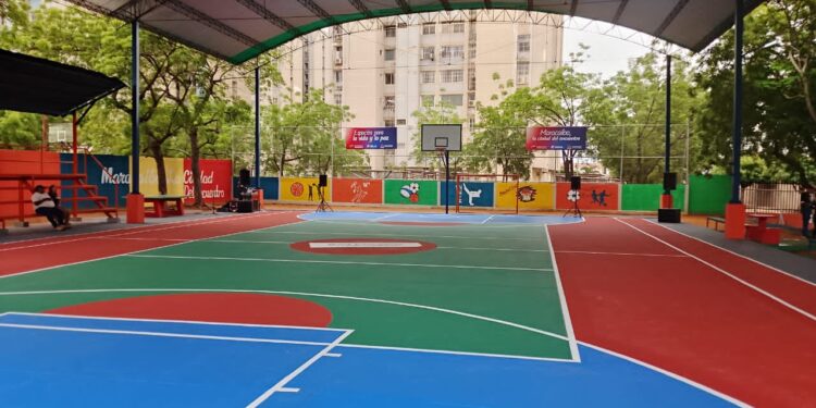 Alcaldía de Maracaibo reactiva Cancha de Usos Múltiples Valle Claro