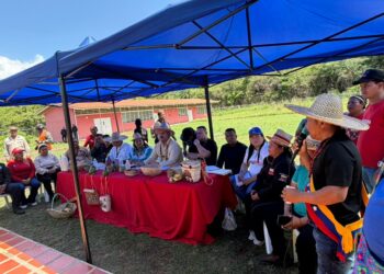 Gobernador Luis Caldera encabeza encuentro con consejos comunales de la Sierra de Perijá