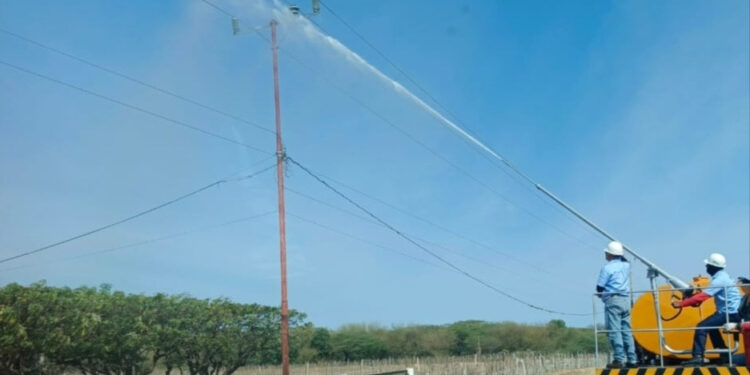 Plan de Lavado fortalece operatividad de la red eléctrica en el estado Zulia