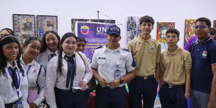 Más de 600 jóvenes participaron en Expo Orientación Vocacional universitaria