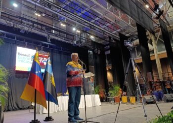 Gobernador Luis Caldera entrega Becas JEL a 1.000 estudiantes de universidades públicas del estado
