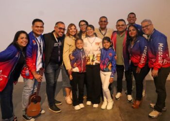 Alcaldía de Maracaibo homenajeó a escuelas que brillaron en el Festival Nacional de Gaitas