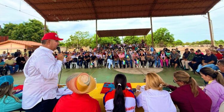 Luis Caldera encabeza Gabinete Territorial Comunal en la comunidad indígena Los Olivitos en el municipio Mara