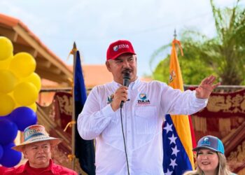 Atención inmediata: Gobernador Caldera despliega plan de contingencia vial e hídrica en el Sur del Lago