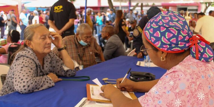 Jornada integral atiende a Jubilados y pensionados de la Alcaldía de Maracaibo