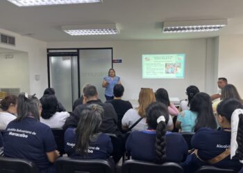 Maracaibo: FUNDANIS y Negra Hipólita capacitan a personal en prevención de consumo en NNA