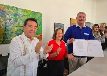 Gobernador Luis Caldera juramenta comisión para conmemorar centenario de la siembra del poeta zuliano Udón Pérez