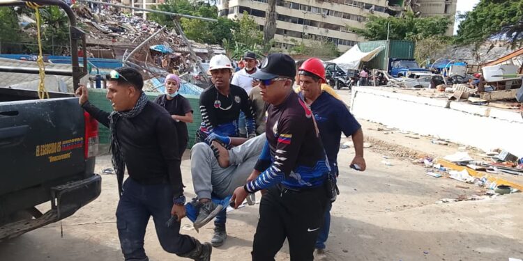 Brigada del CCP-Zulia mantiene incansable despliegue humanitario en zonas afectadas de La Guaira