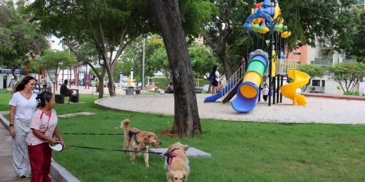 Alcaldía Bolivariana de Maracaibo entregó rehabilitada la plaza José Ramón Yepes