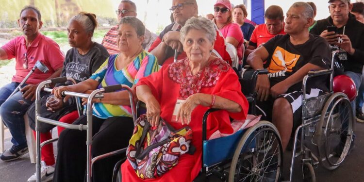 ¡Alcaldia presente en el territorio! Más de 60 familias recibieron ayudas humanas en jornada social en Francisco Eugenio Bustamante
