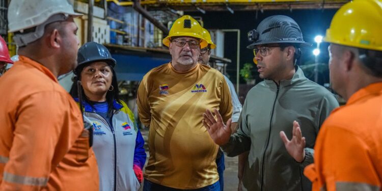 Autoridades mineras supervisan avances operativos en la Planta Revemin de Minerven
