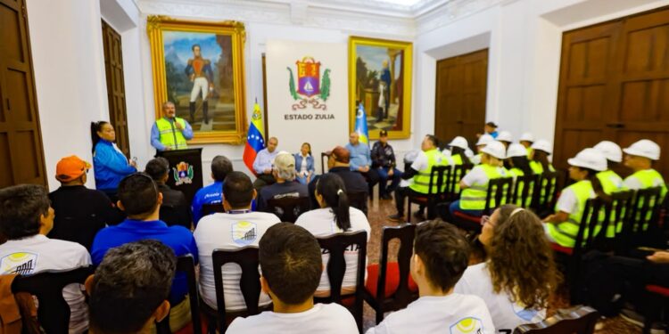 Aporte a la reconstrucción: Gobernación envía brigada técnica de 90 especialistas hacia La Guaira