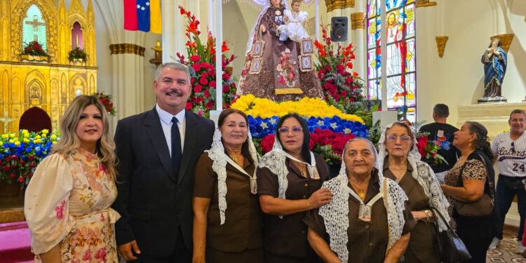 Gobernador Luis Caldera, ofrenda sonido y un “María Móvil” a la Virgen del Carmen en Mara