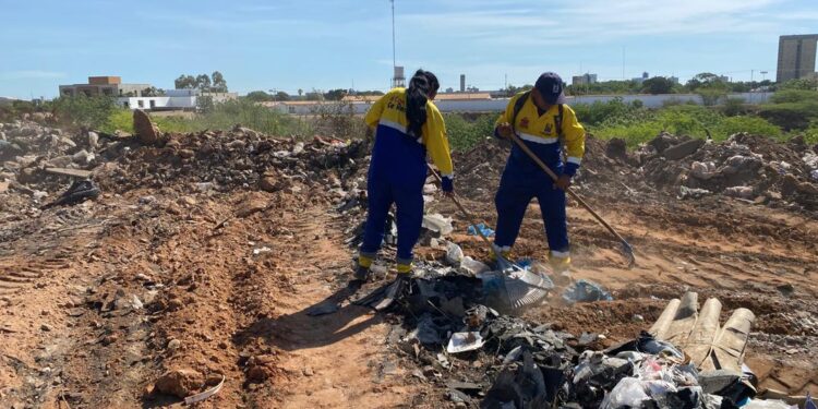 Alcaldía de Maracaibo construye un talud artificial para frenar socavamiento del hueco Coquivacoa y proteger avenida 24