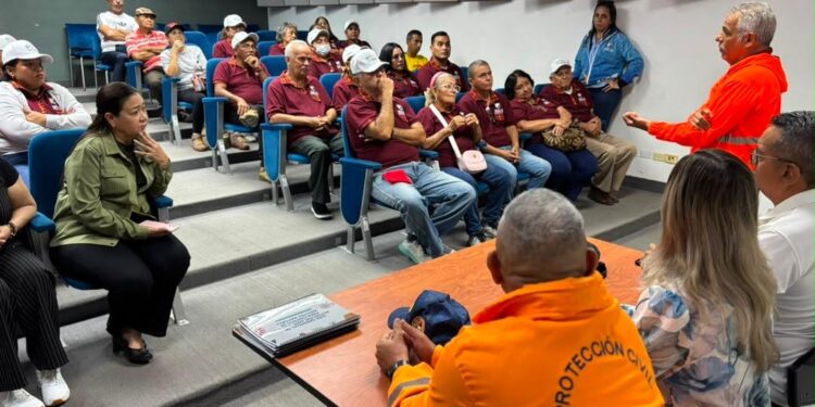 Protección Civil capacita en prevención ante sismos a personal de la Fundación Casa del Abuelo y de otros organismos