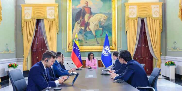 Ejecutivo nacional y el FMI impulsan diálogo económico en Caracas