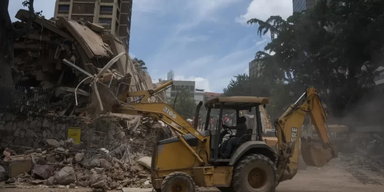 Movilizan 689 equipos pesados para despejar zonas afectadas en el litoral