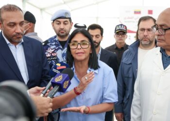 Presidenta Delcy Rodríguez recorrió hospital móvil instalado por Qatar ¡Atención a los afectados por sismos!