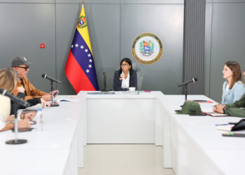 Delcy Rodríguez se reúne con delegación de alto nivel de EEUU: ¿Qué temas abordaron?