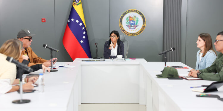 Delcy Rodríguez se reúne con delegación de alto nivel de EEUU: ¿Qué temas abordaron?