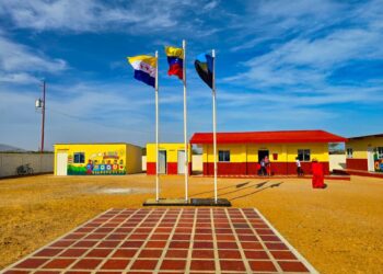 Gobernación entrega la Escuela «Ángel Enrique Arévalo»en la Alta Guajira, en el Día Internacional de los Pueblos Indígenas