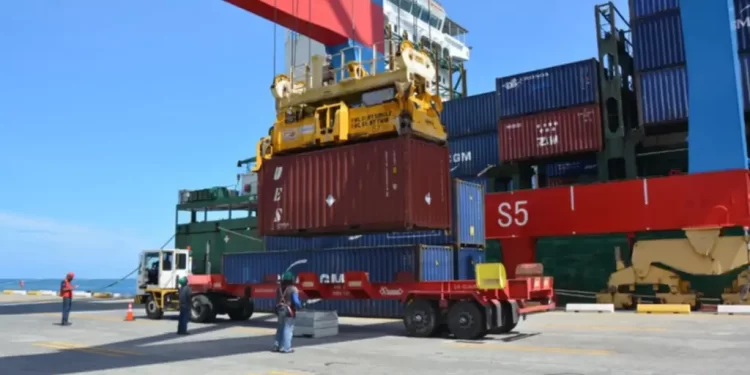 Reanudan formalmente operaciones en el puerto de La Guaira: ¿Cuántos agentes aduaneros están operativos?