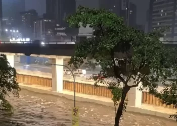 Tragedia por lluvias en Caracas: dos adolescentes mueren durante aguacero de esta madrugada