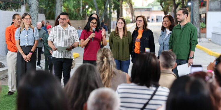 LO ÚLTIMO | Presidenta Delcy Rodríguez otorgó créditos a 157 condominios de El Paraíso, El Recreo, La Candelaria y La Florida
