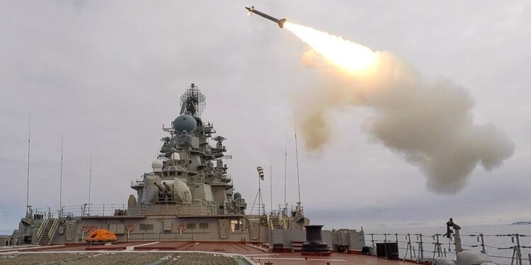 Rusia golpea con armas de precisión la infraestructura portuaria y los buques utilizados por fuerzas de Kiev