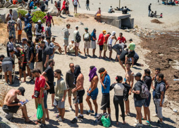 España endurece el discurso hacia migrantes irregulares tras la crisis en Ceuta: «No hay sitio»