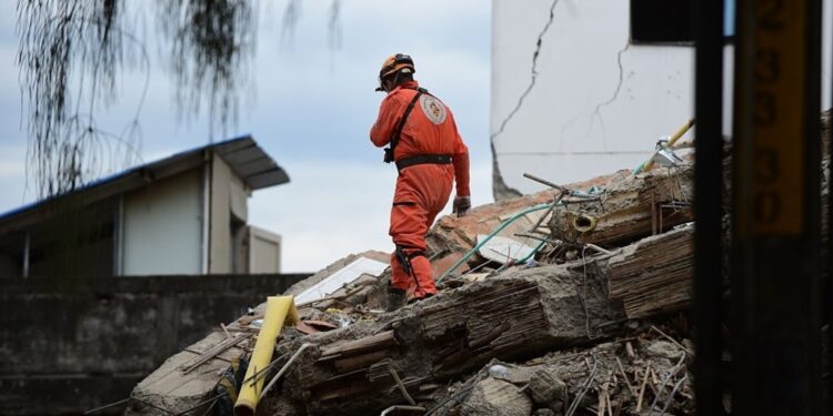 Secretario de Guerra de EE.UU. se pronuncia sobre el terremoto de Colombia