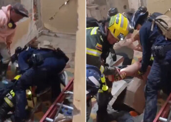 VIDEO: El emocionante rescate de un sobreviviente sepultado bajo los escombros en Colombia