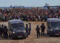 Tensión en Ceuta: reportan enfrentamientos entre locales e inmigrantes (VIDEOS)