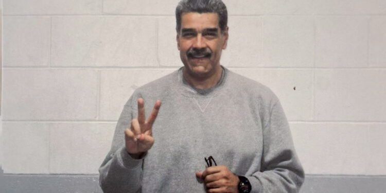Publican FOTOS de Maduro con un mensaje desde la cárcel
