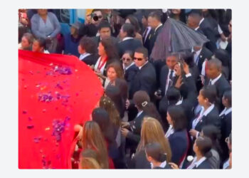 VIDEO: Keiko Fujimori recibe un ‘huevazo’ durante evento público