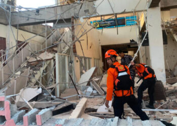 Indonesia | Terremoto de magnitud 7,7 deja casi 40 muertos y miles de evacuados