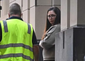 Mujer australiana condenada por matar a tres familiares apela la cadena perpetua