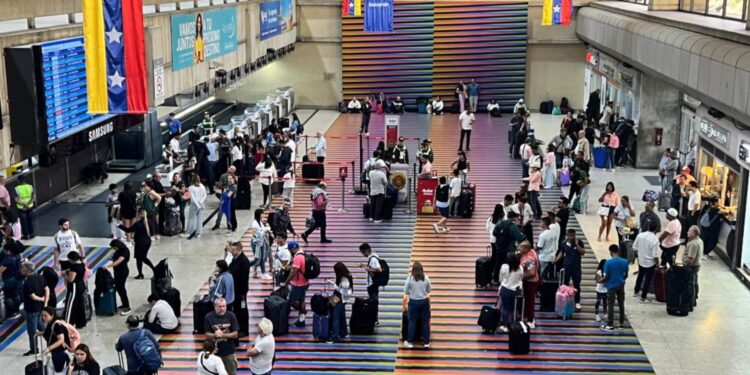 Aeropuerto de Maiquetía reanudará operaciones parcialmente las próximas semanas