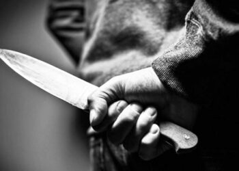 Violencia familiar: Tres hermanos apuñalan a su padrastro en Caracas
